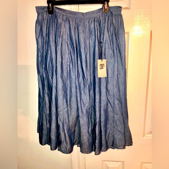 Ivanka Trump Dresses & Skirts - NWT Ivanka Trump pleaded midi skirt linen and cotton. Size 12